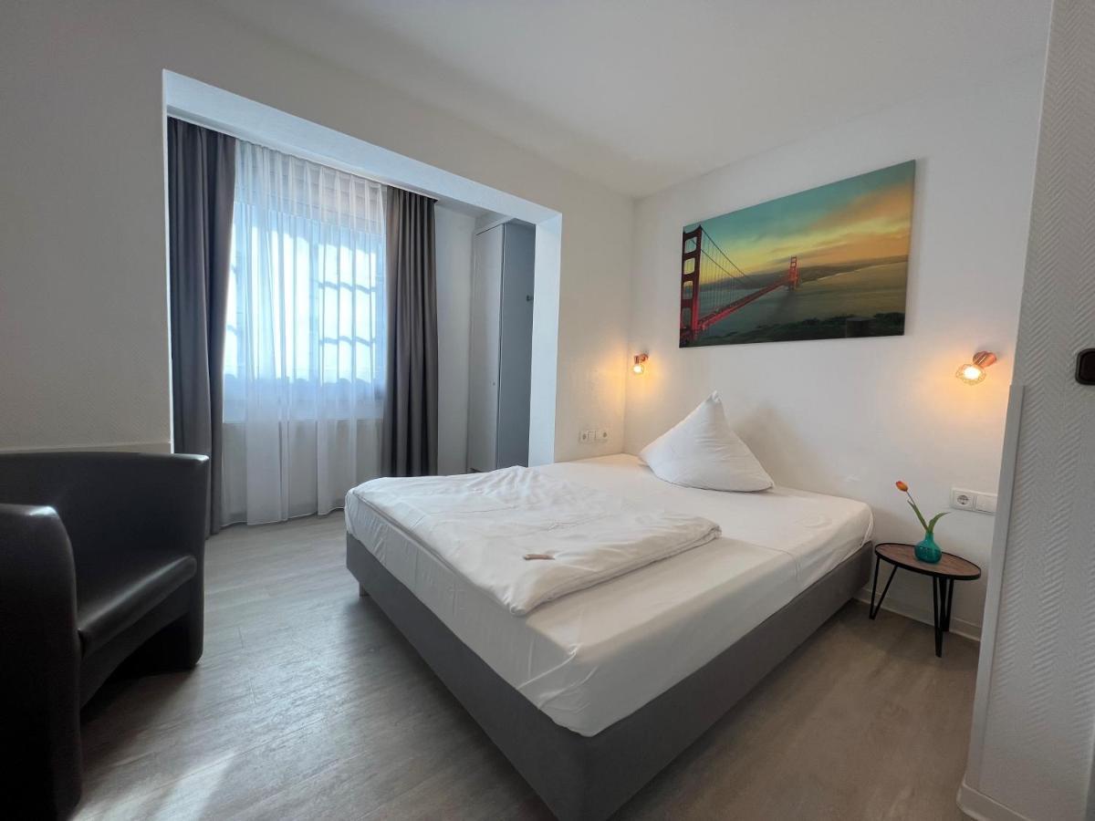 Hotel Bitzer Superior Backnang City Екстер'єр фото